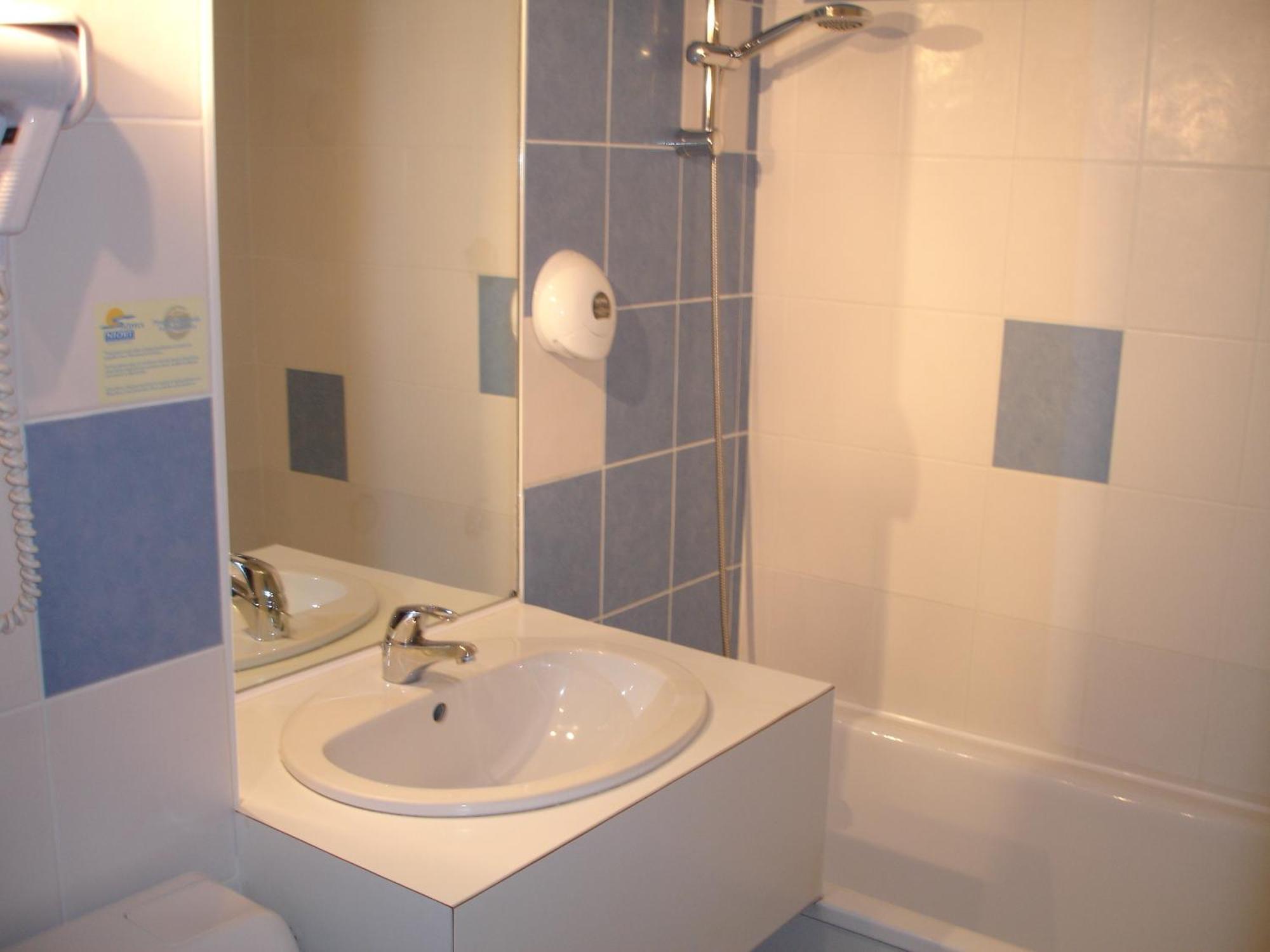 Agape Hotel Niort- Bessines Номер фото