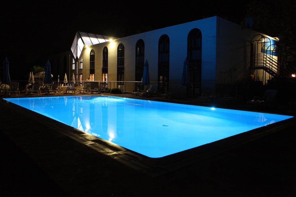 Agape Hotel Niort- Bessines Екстер'єр фото