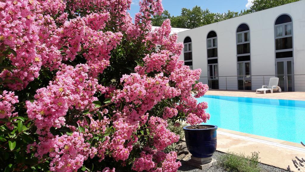 Agape Hotel Niort- Bessines Екстер'єр фото