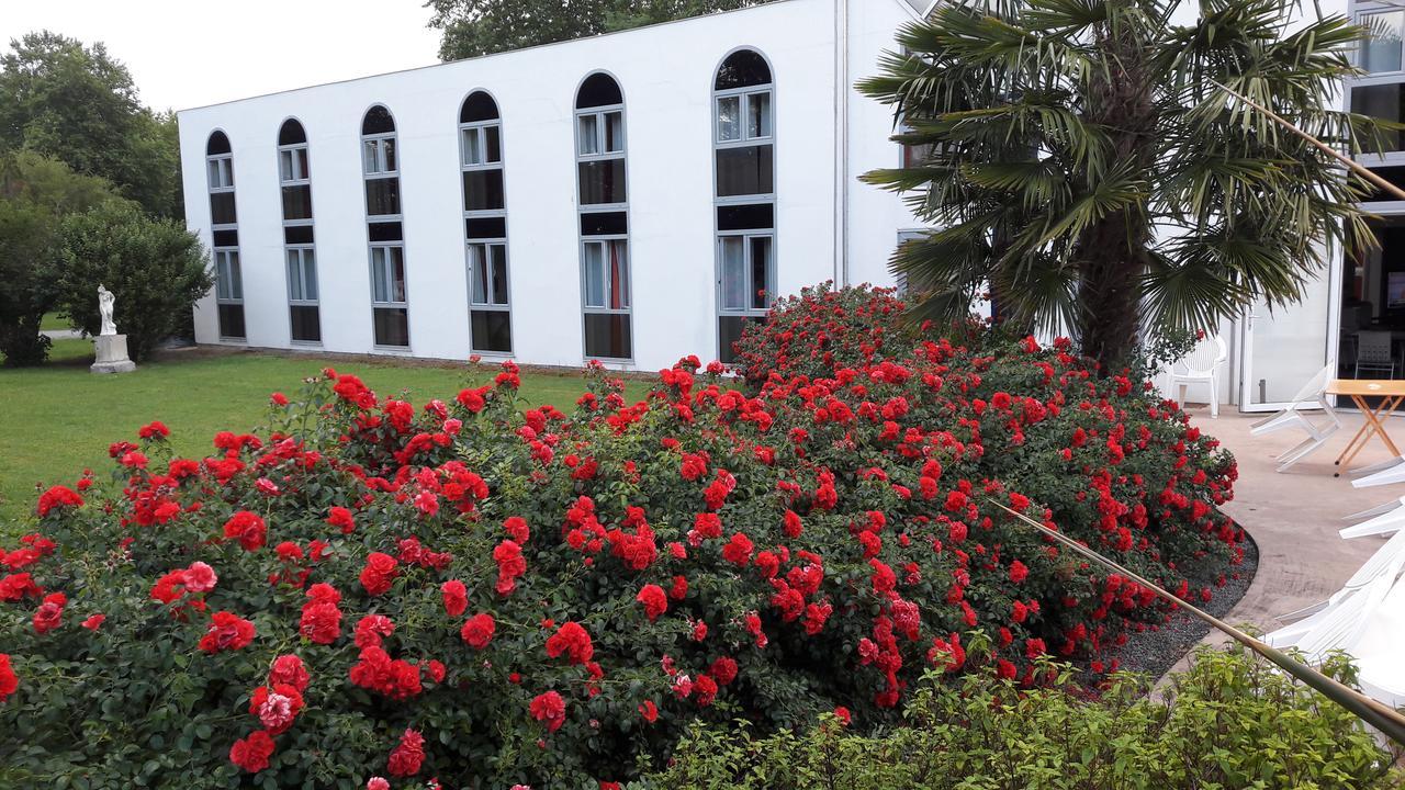 Agape Hotel Niort- Bessines Екстер'єр фото