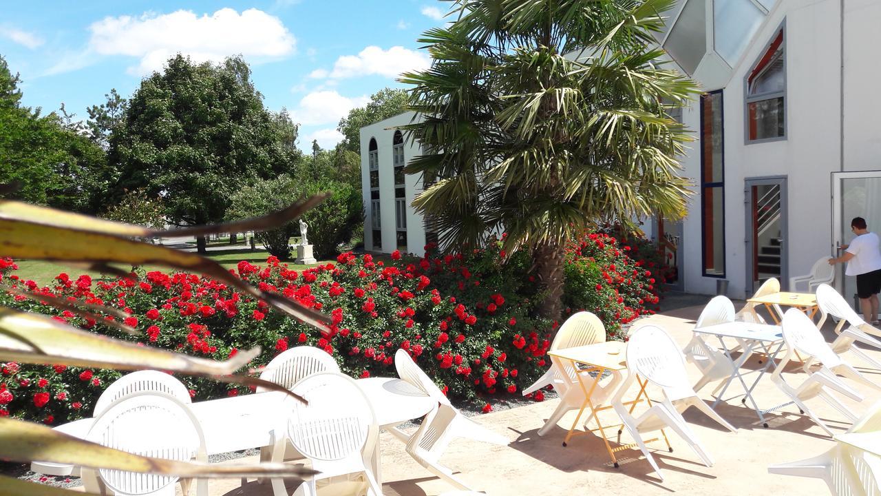 Agape Hotel Niort- Bessines Екстер'єр фото